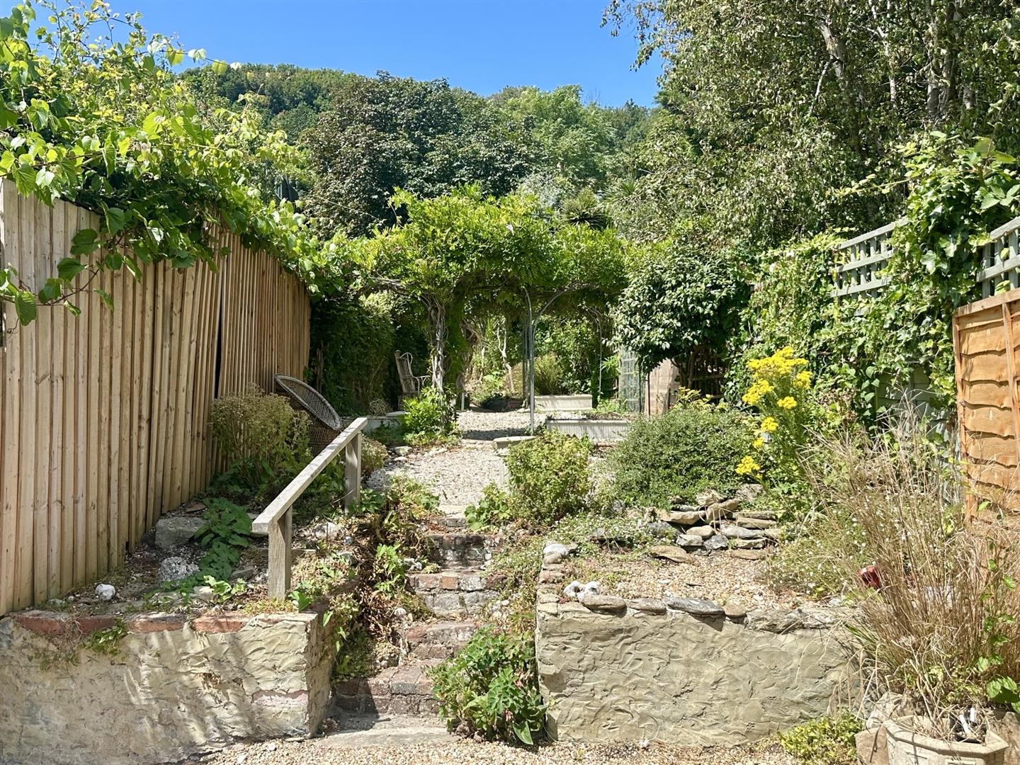 3 bed property in High Street, Old Town, Hastings